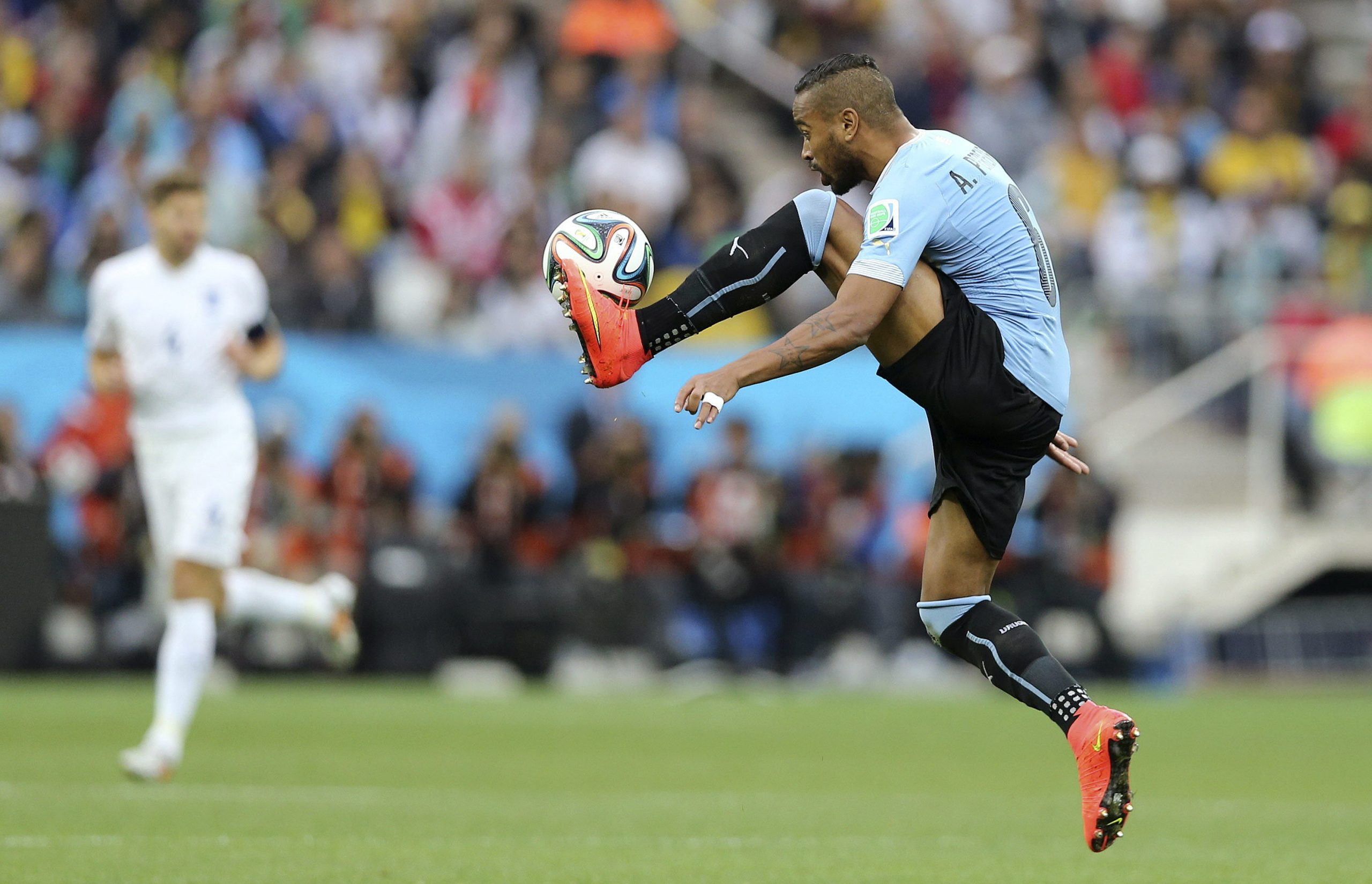 Eliminatorias sudamericanas: Tras mostrar una muy pobre imagen, Uruguay cae ante Perú, 1 gol por 0, en Lima