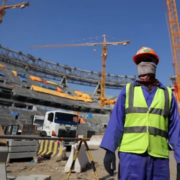 Trabajadores de Qatar se quejan públicamente