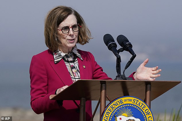 Gobernadora de Oregon, Kate Brown, perdona las penas de 17 condenados a muerte en su último mes de mandato