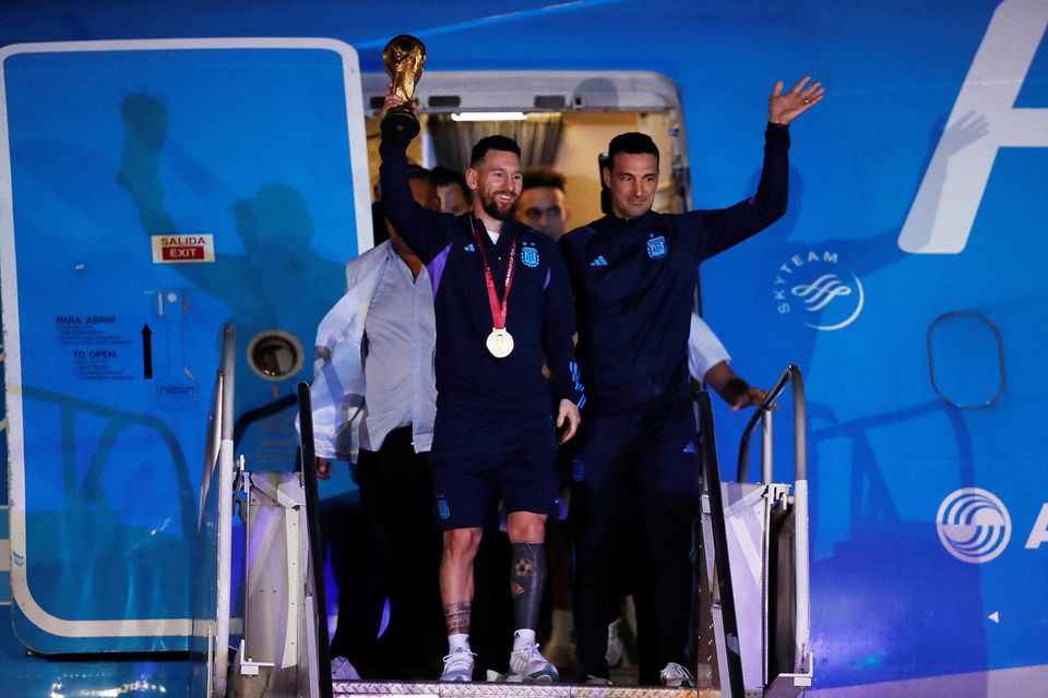 Messi es superior a Maradona, según el seleccionador argentino Scaloni