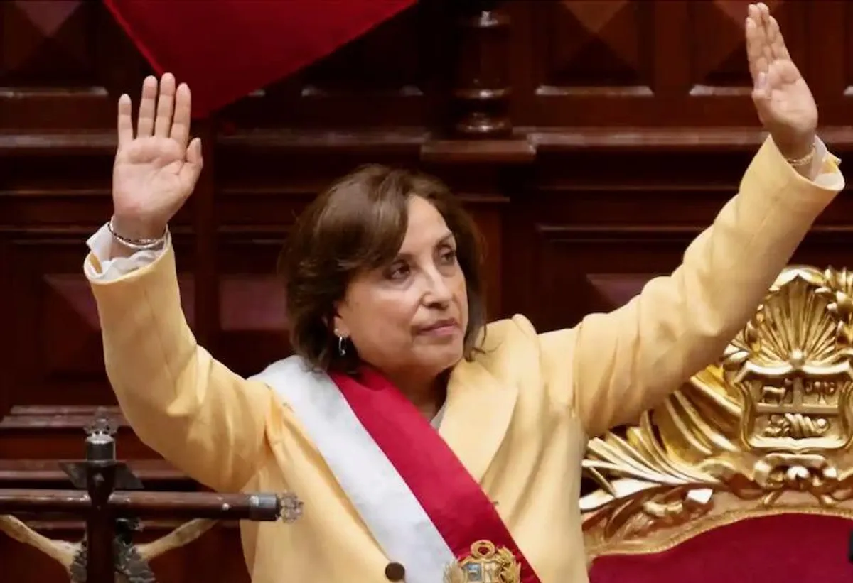 Legisladores peruanos piden la destitución de la presidenta Boluarte