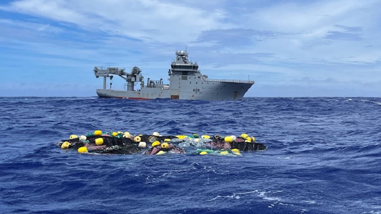 Incautado un enorme alijo de cocaína flotando en el mar