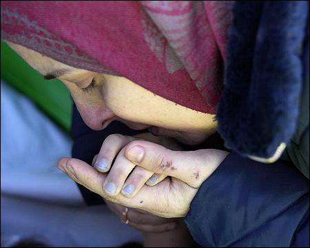 Sobrevivientes del terremoto de Turquía y Siria luchan para no morir de hambre y frío