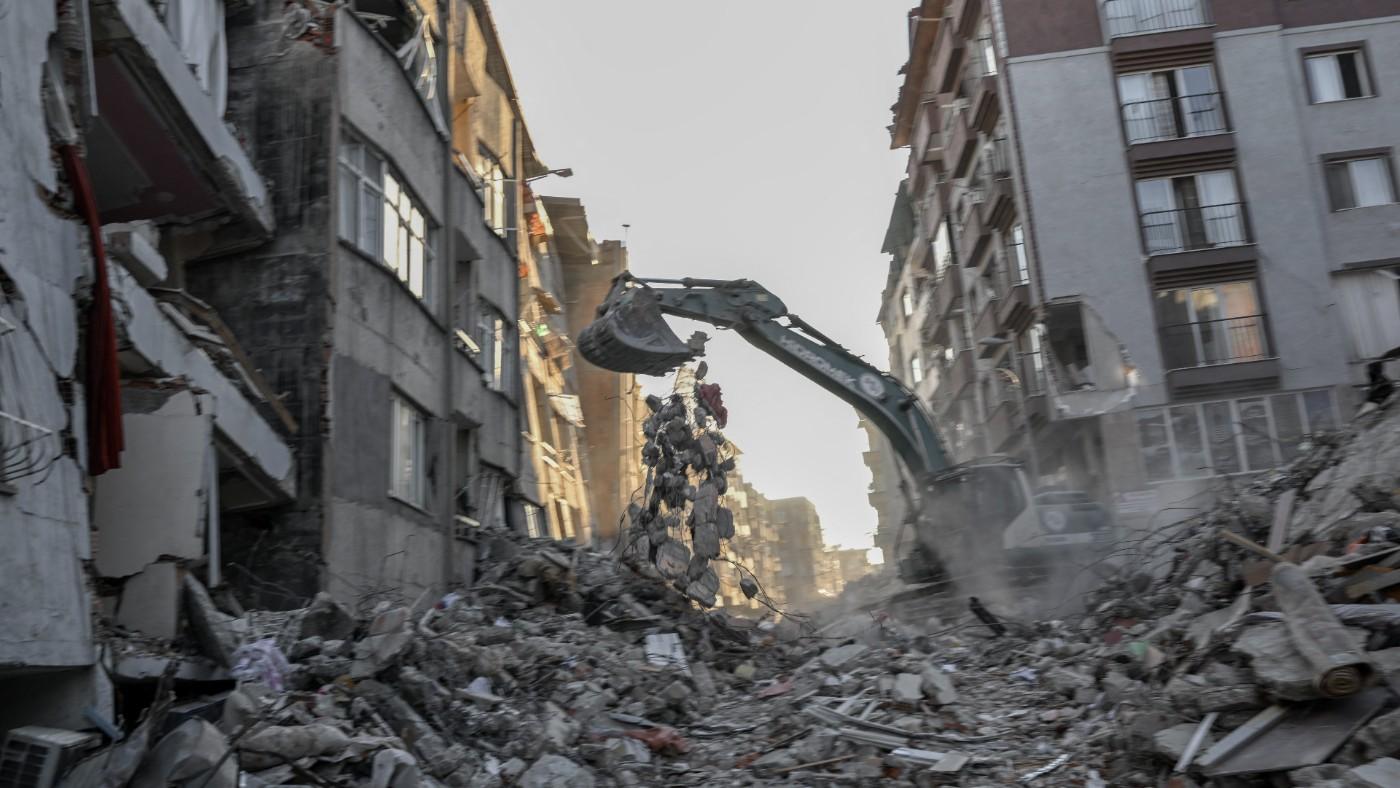 Terremoto en Turquía: La policía detiene a un hombre que intentó «robar» un bebé del hospital