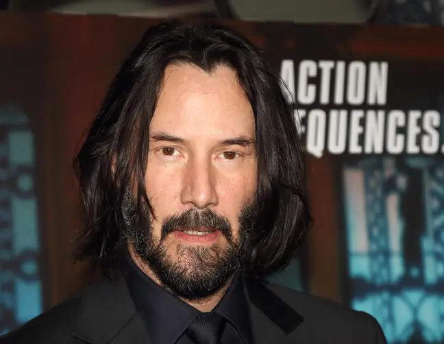 Hombre acosa a Keanu Reeves