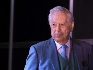 Mario Vargas Llosa, Perú