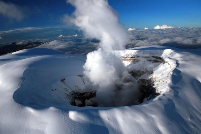 Colombia mantiene alerta naranja y se prepara ante posible erupción volcánica