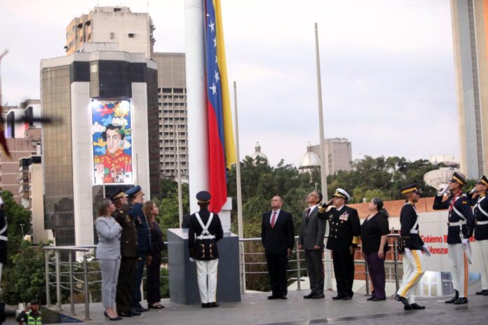 Con izada de la bandera en el Panteón comienzan actos del 19 de abril