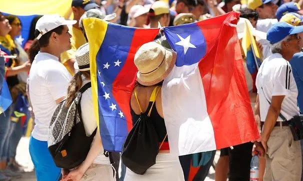 Chile, Venezuela