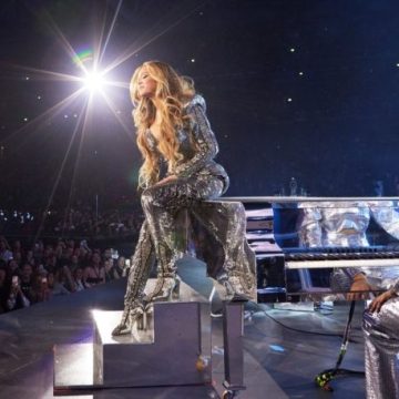 Beyoncé comenzó su mega gira con un espectáculo futurista
