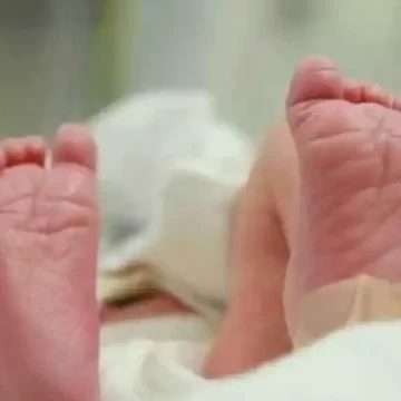 Nace el primer bebé en Reino Unido con ADN de tres personas