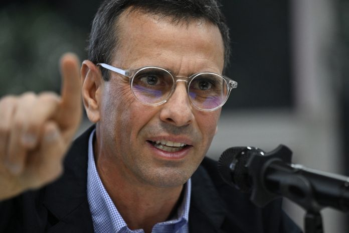 Capriles califica de burla los anuncios de Maduro en materia salarial