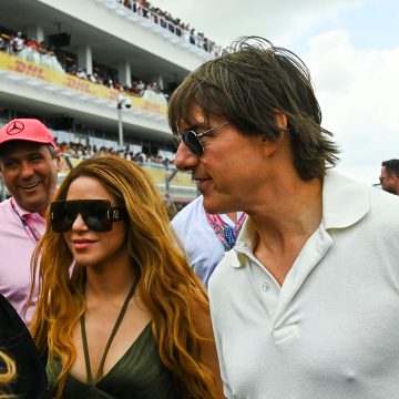 ¿Qué hacía Shakira con Tom Cruise y Lewis Hamilton? Emilio Estefan nos cuenta…