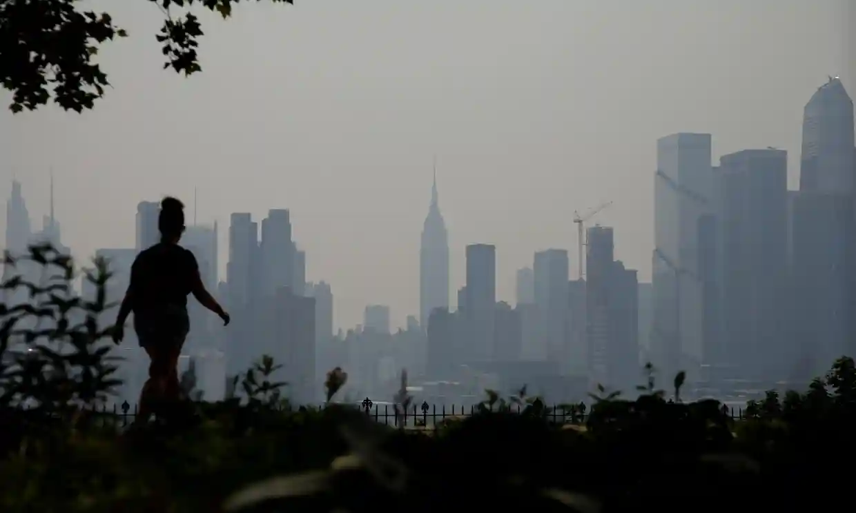 Millones bajo advertencias de calidad del aire en EE. UU. mientras mejora el clima en los incendios forestales de Canadá