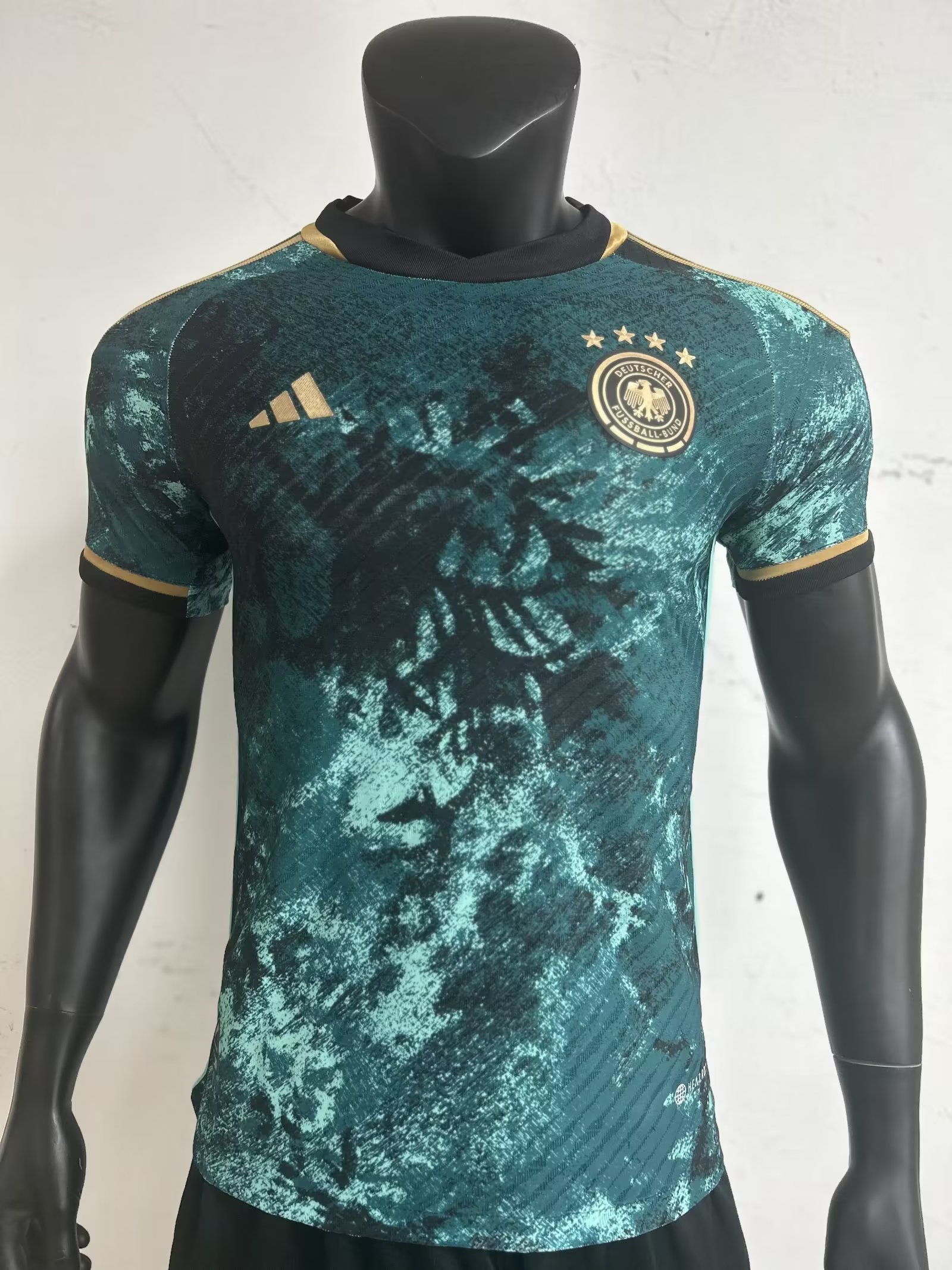 El uniforme de visitante de Alemania está inspirado en la piel de un cocodrilo