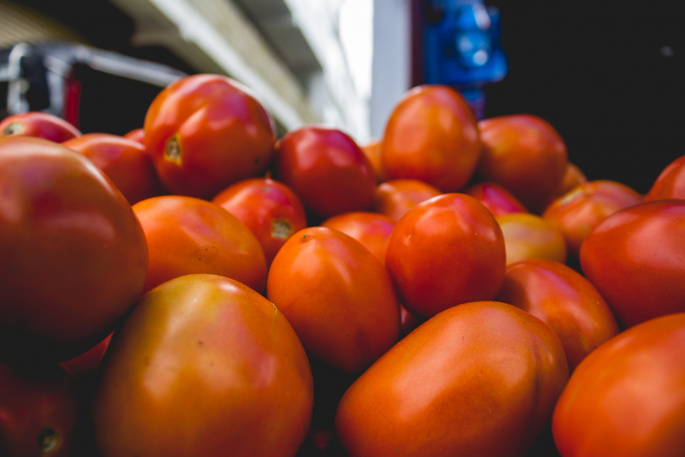 Eliminar la manchas en la piel con una mascarilla a base de tomate