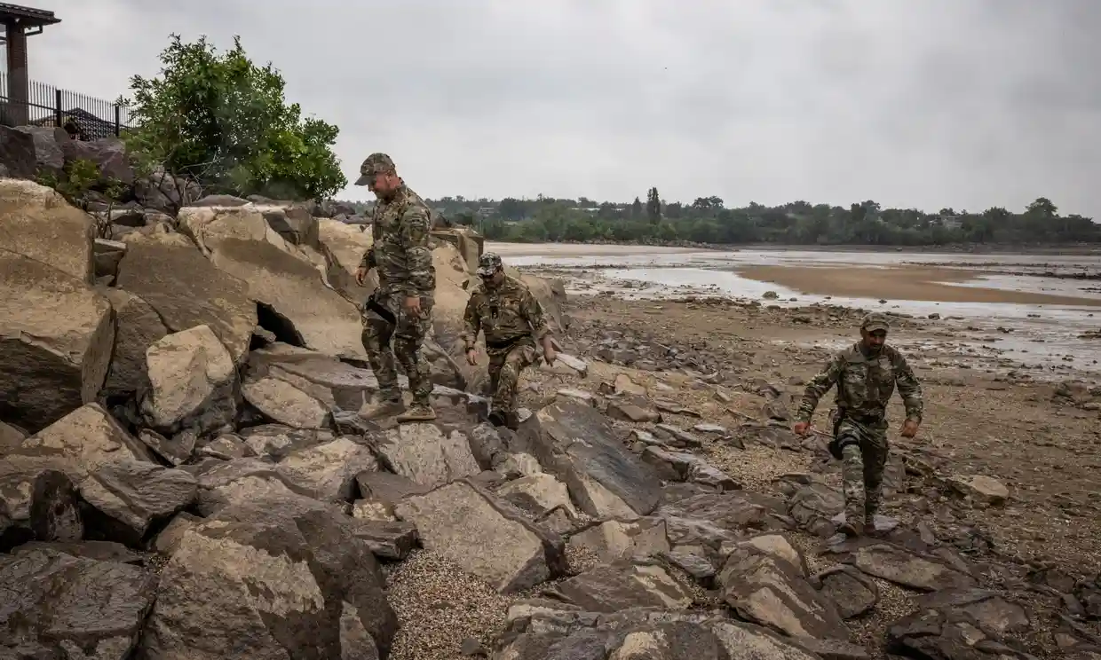 Ucrania acusa a Rusia de destruir otra presa