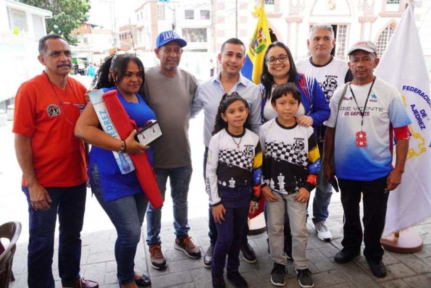 El presidente de la Federación Venezolana de Ajedrez (FVA) Johann Álvarez Márquez, anunció este jueves la creación de una liga comunitaria de Ajedrez para los niños, niñas y adolescentes de la parroquia Petare del municipio Sucre en Caracas.