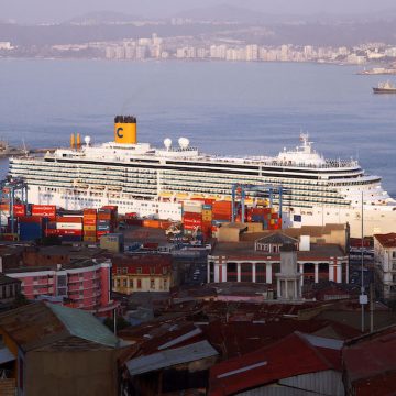 En los últimos días, la Empresa Portuaria Valparaíso (EPV) confirmó las recaladas del “Carnival Firenze” y del “Exploris One”, las naves de pasajeros número 30 y 31 del itinerario proyectado para el periodo 2023-2024.