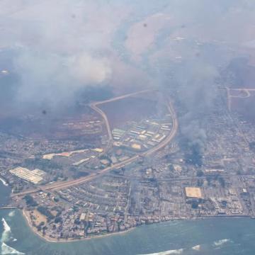 Decretado Estado de Emergencia en Hawaii tras incendios mortales