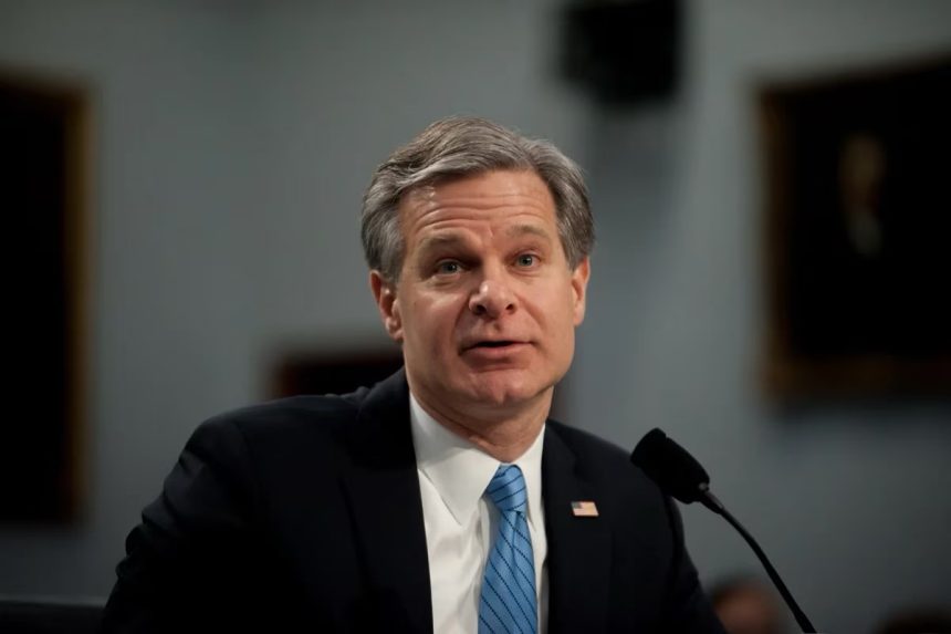 Director del FBI preocupado por el gran número de espías rusos que operan dentro de Estados Unidos