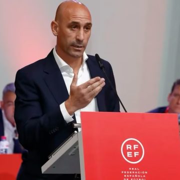 Luis Rubiales renuncia a Presidencia de la Federación Española de Fútbol