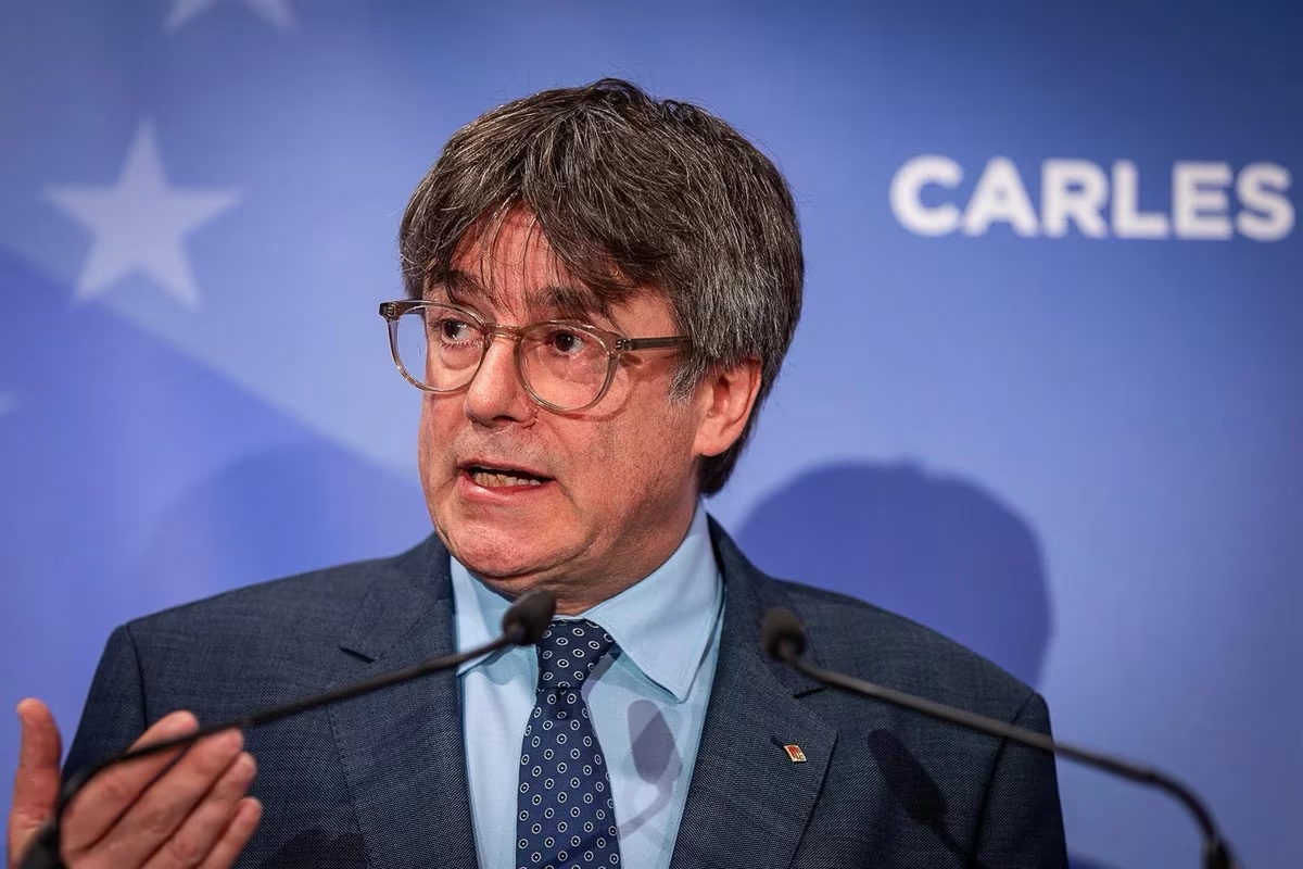 Puigdemont aumenta la presión sobre Sánchez y compara las condiciones de la investidura con pedir un préstamo bancario