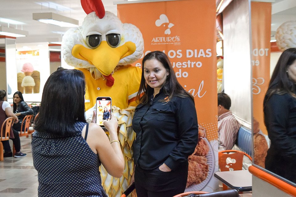 Arturo’s lanza nuevos nuggets de pollo y amplía su menú para atraer a más consumidores