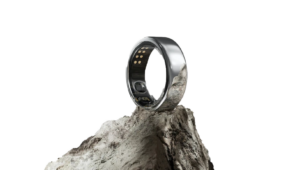 El anillo inteligente de Samsung podría señalar el comienzo de una nueva era de dispositivos vestibles. Aunque la compañía reveló pocos detalles sobre su Galaxy Ring, este anuncio sugiere que el 2024 se perfila como un año de competencia para el Oura Ring.