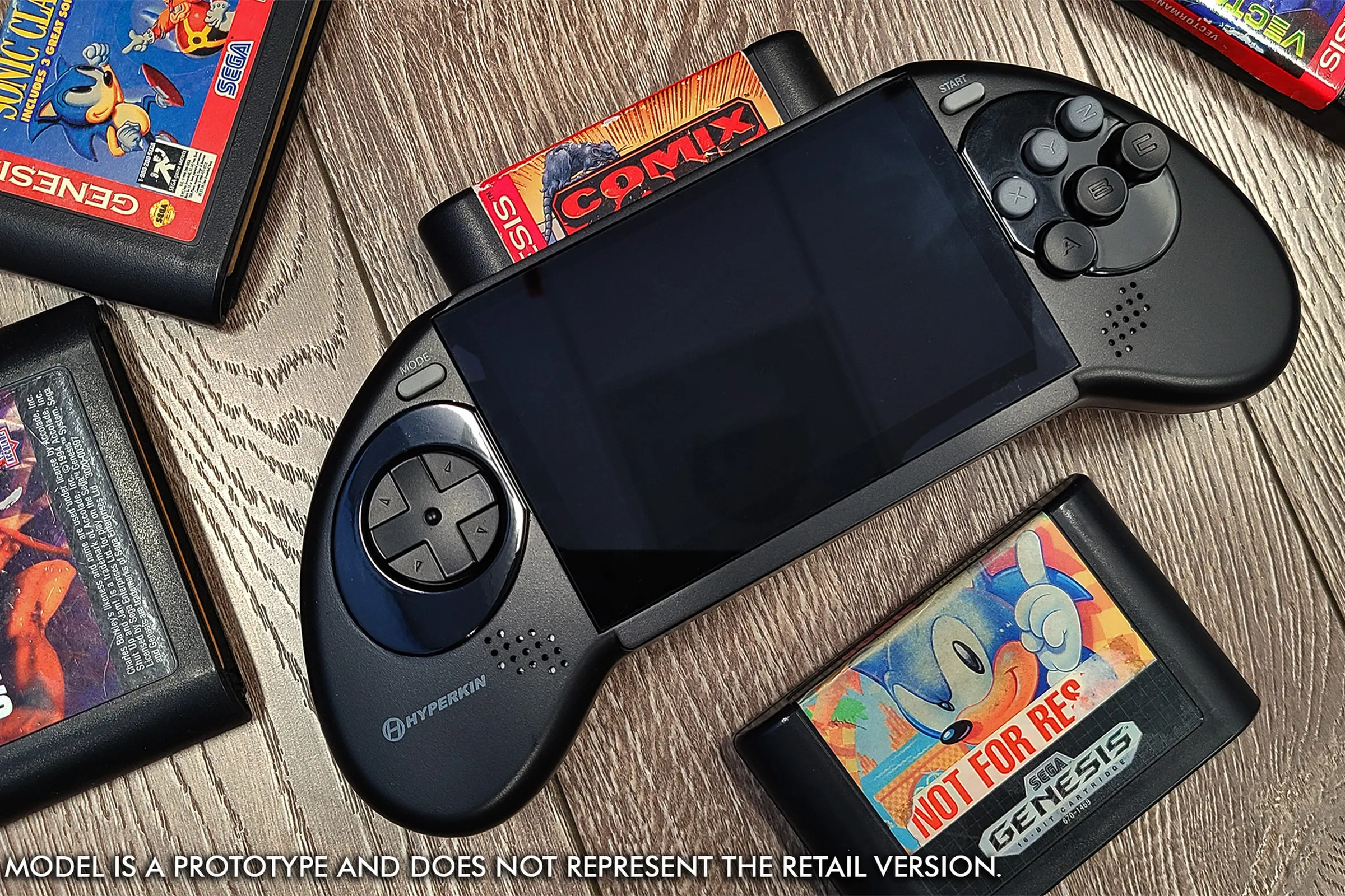 Hyperkin presenta el Mega 95: Una Consola Portátil Sega Genesis que Reproduce Cartuchos Originales