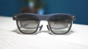 Descubre las innovadoras Xreal Air 2 Ultra, las gafas inteligentes de realidad aumentada que prometen competir con el Apple Vision Pro. En este análisis hands-on, exploramos sus características, precio y expectativas para el lanzamiento en marzo de 2024 durante el CES.