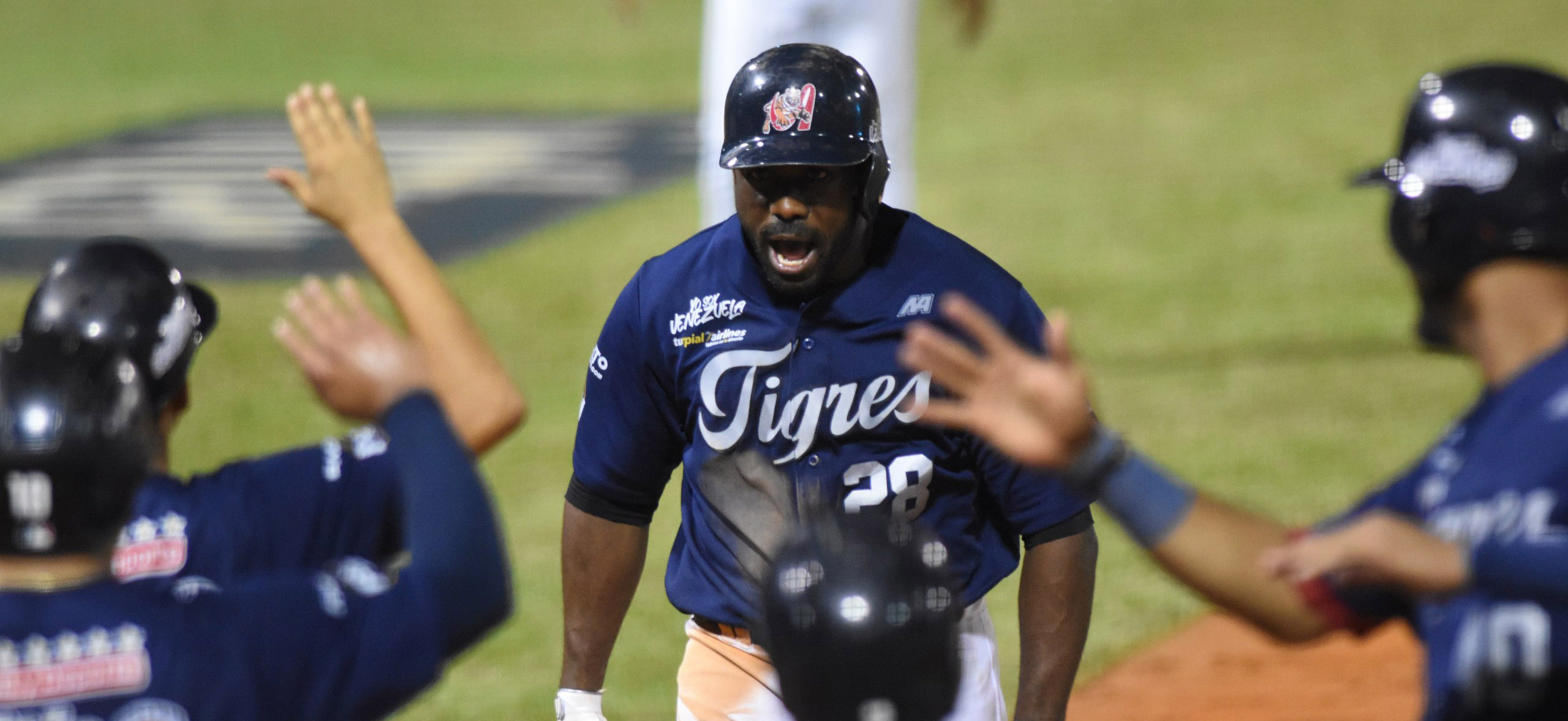 Tigres de Aragua someten a Caribes de Oriente, 10-5, en Maracay