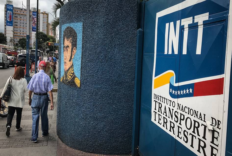 Denuncian presunta “corrupción” con trámites de documentos dentro del INTT