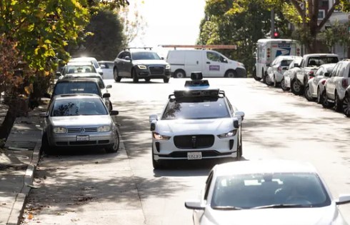 Waymo: Vehículo Autónomo Impacta a Ciclista en San Francisco