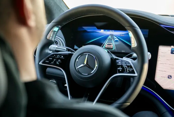 Mercedes-Benz revisa su estrategia: No solo vehículos eléctricos después de 2030