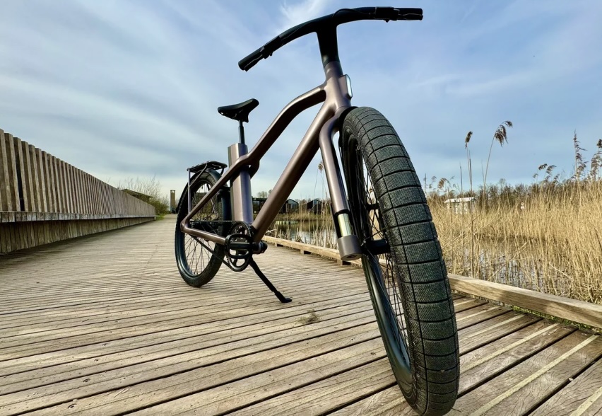 Cowboy presenta su primera bicicleta eléctrica todo terreno: ¡Una bestia amable!