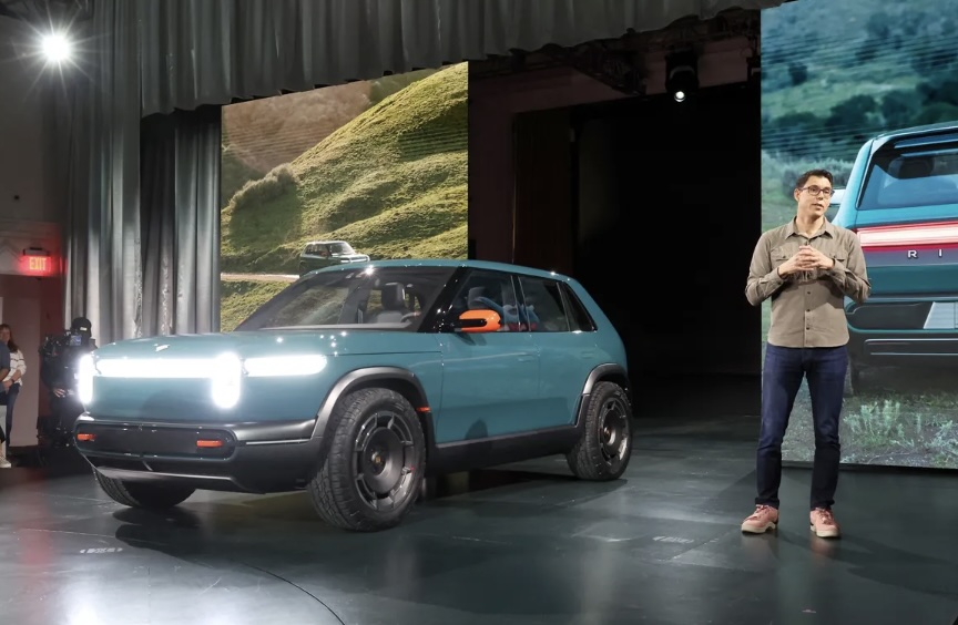 CEO de Rivian asegura el triunfo de los vehículos eléctricos con el lanzamiento de R2 y R3