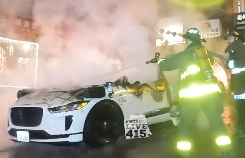 Adolescente de 14 años acusado de incendiar vehículo autónomo de Waymo en San Francisco