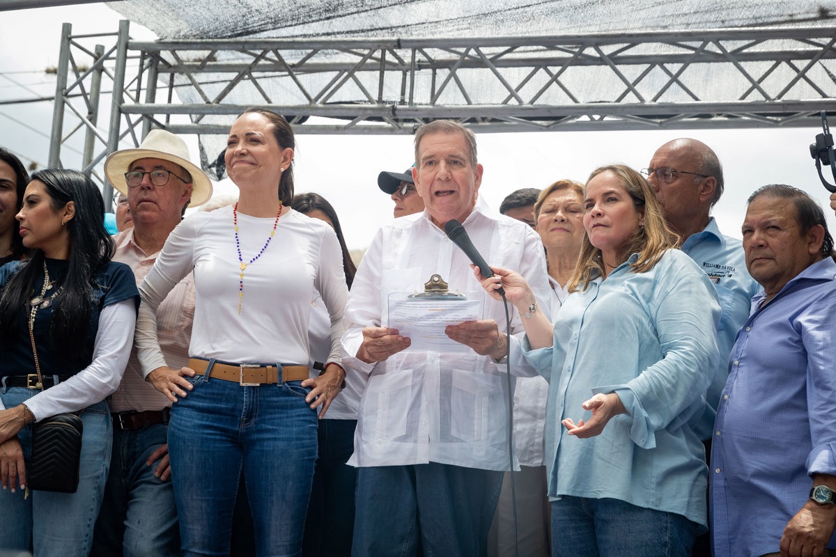 Edmundo González Urrutia se reúne con dirección nacional del partido Acción Democrática.