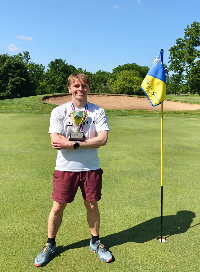 El golfista profesional Luke Willett y OnePlus baten el récord mundial de velocidad en completar una vuelta de 18 hoyos