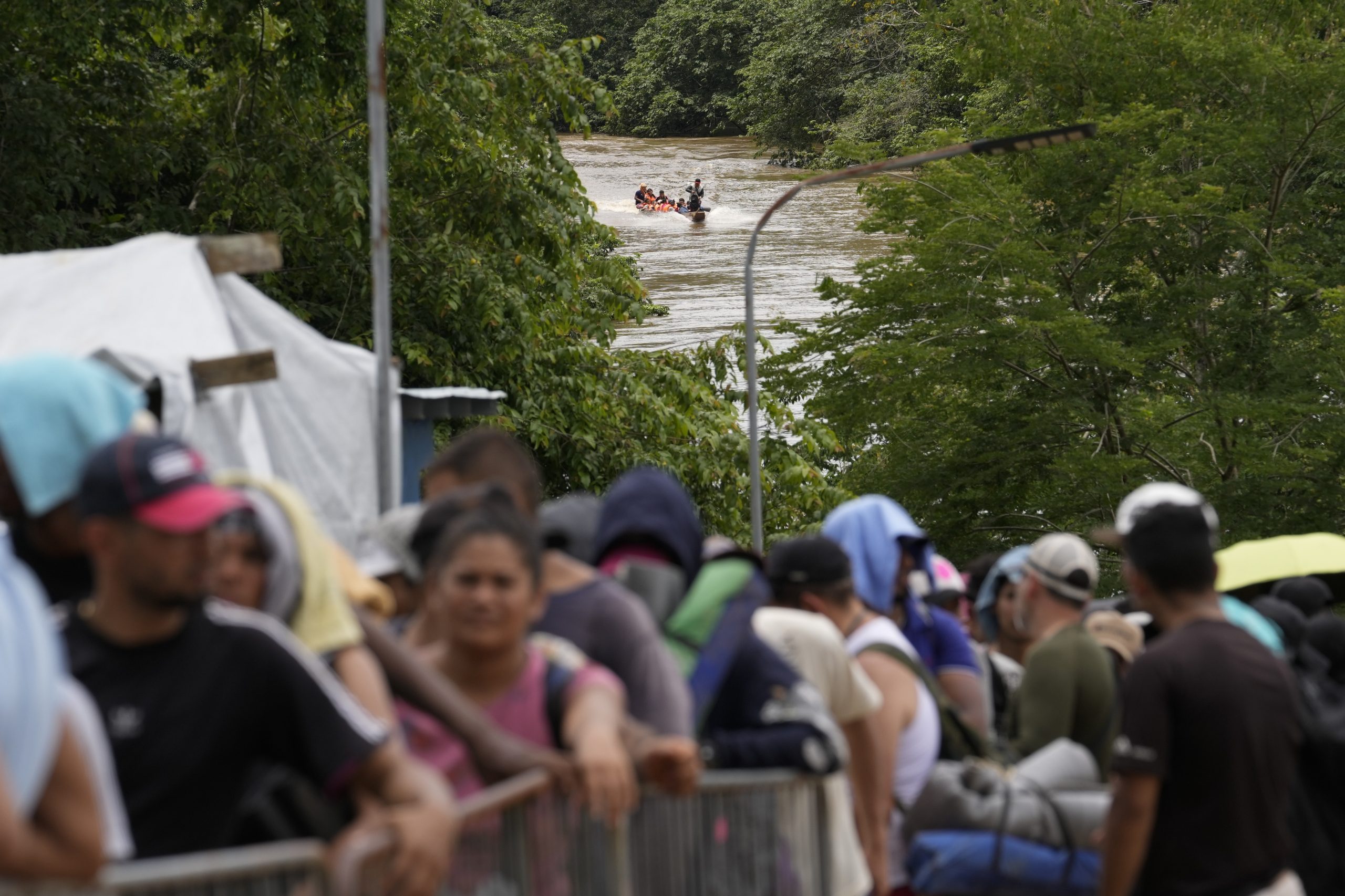 Parole humanitario no será renovado por EE.UU. para estas cuatro nacionalidades