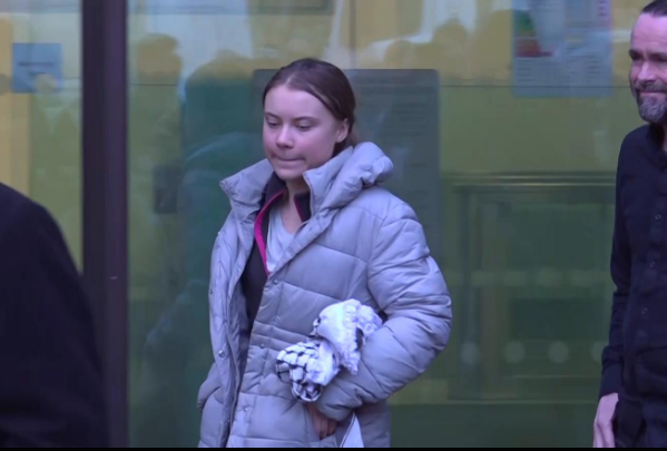 Policía detiene a la activista Greta Thunberg en protesta contra guerra en Gaza