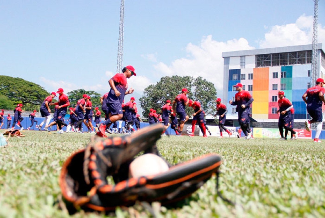 En duelo de felinos, Tigres doblegan a Leones, 6-4, en Maracay