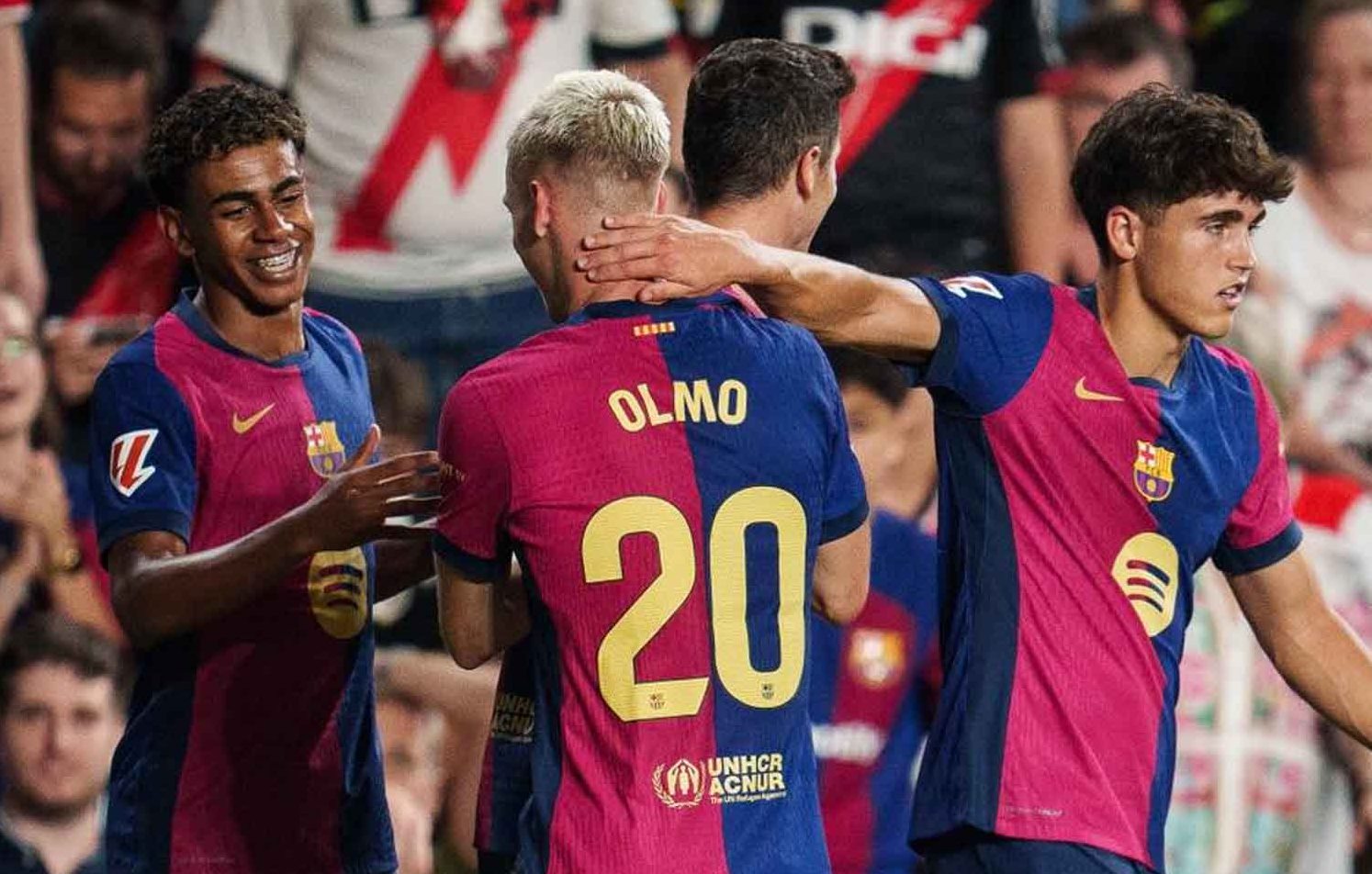 Con triplete de Lewandowski, el Barcelona somete al Alavés, 3-0