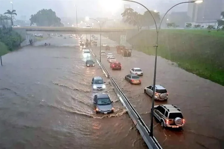 Por segundo día la Gran Caracas sufre los embates de la onda tropical 34