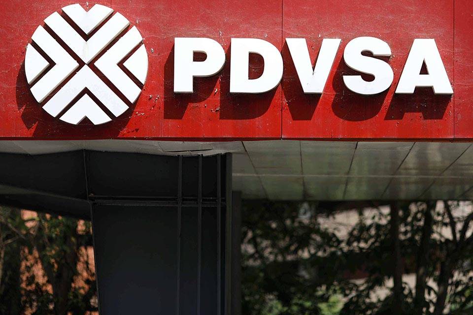 Héctor Obregón asume la presidencia y vicepresidencia de PDVSA