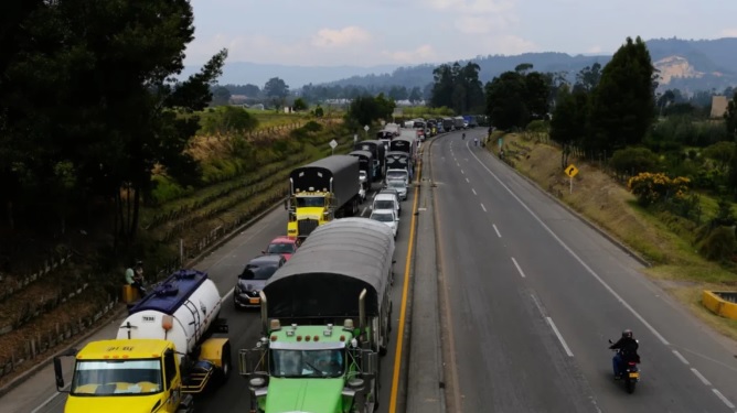 Paro de transporte colombiano genera problemas en la frontera con Venezuela