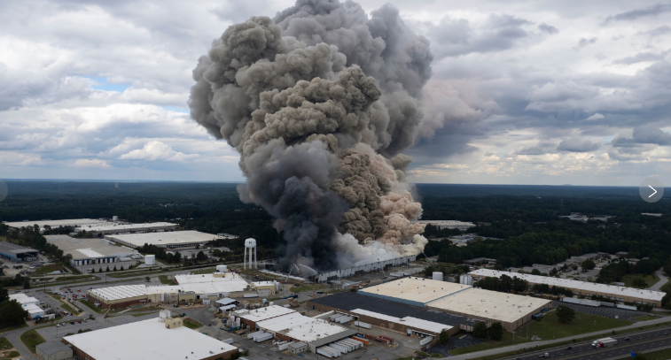 Una nube química que se desplaza por Atlanta provoca una nueva alerta de resguardo en el lugar