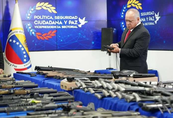 Cabello anuncia la detención de 19 personas y decomiso de 71 armas en plan desestabilizador