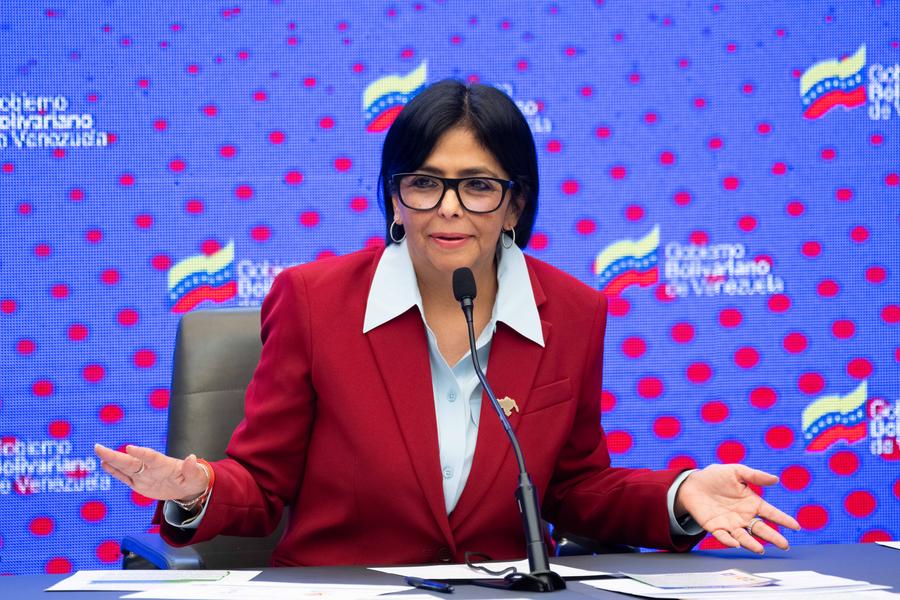 Vicepresidenta y canciller de Venezuela arriban a Rusia para Cumbre de BRICS